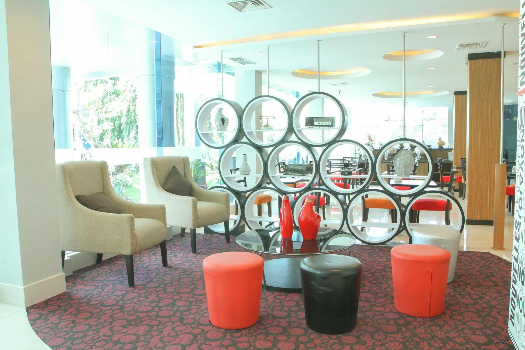 Airy Waru Pondok Maspion Sidoarjo Hotel Exterior foto