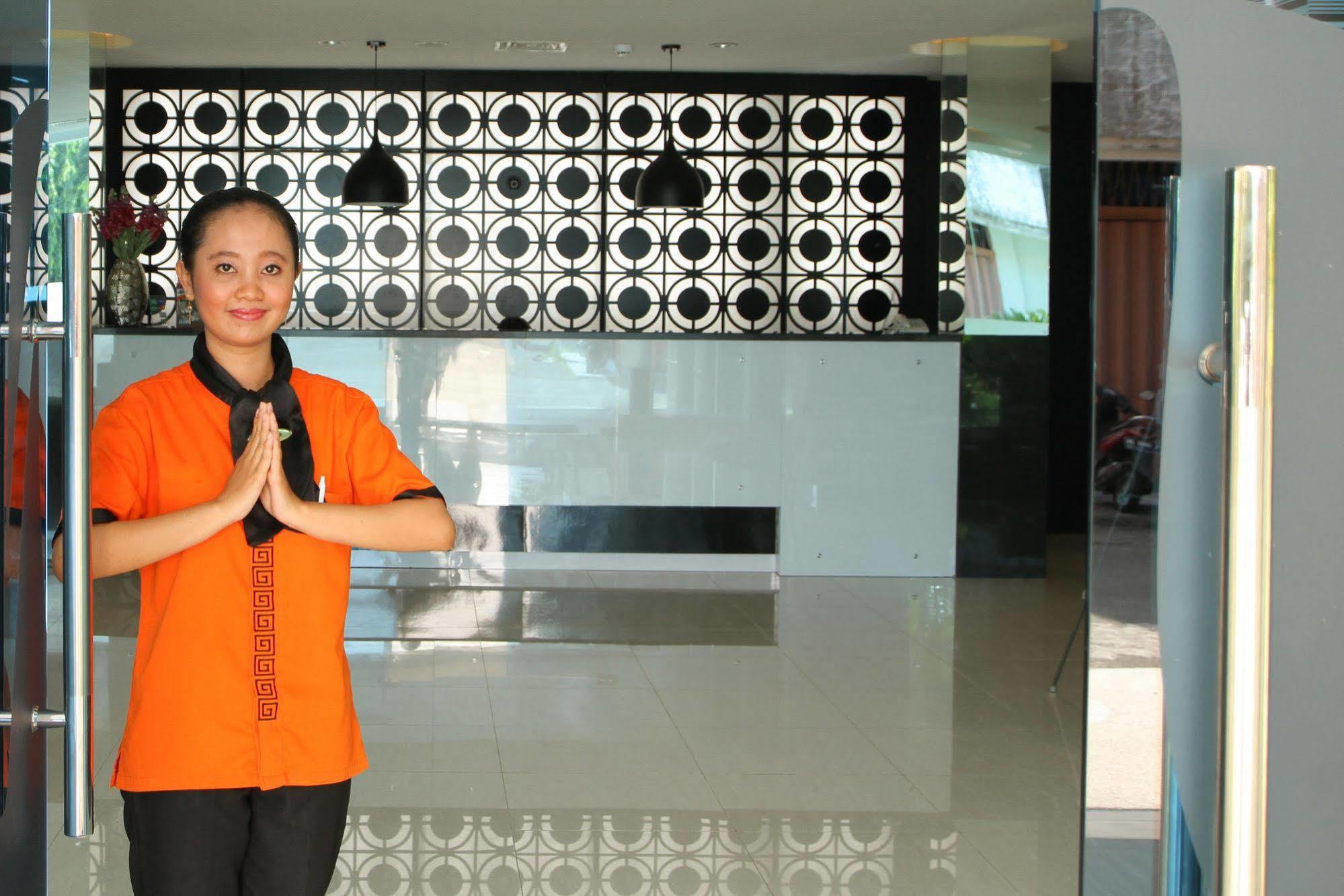 Airy Waru Pondok Maspion Sidoarjo Hotel Exterior foto