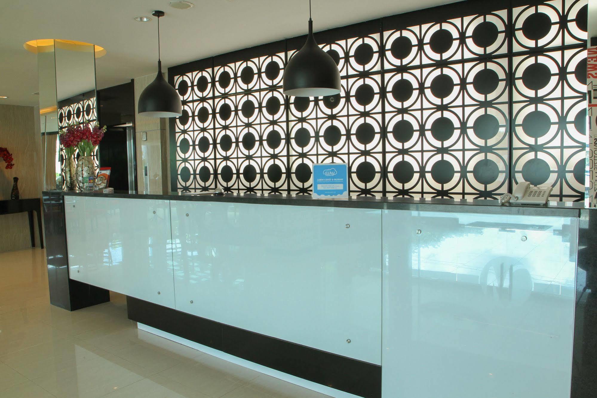 Airy Waru Pondok Maspion Sidoarjo Hotel Exterior foto