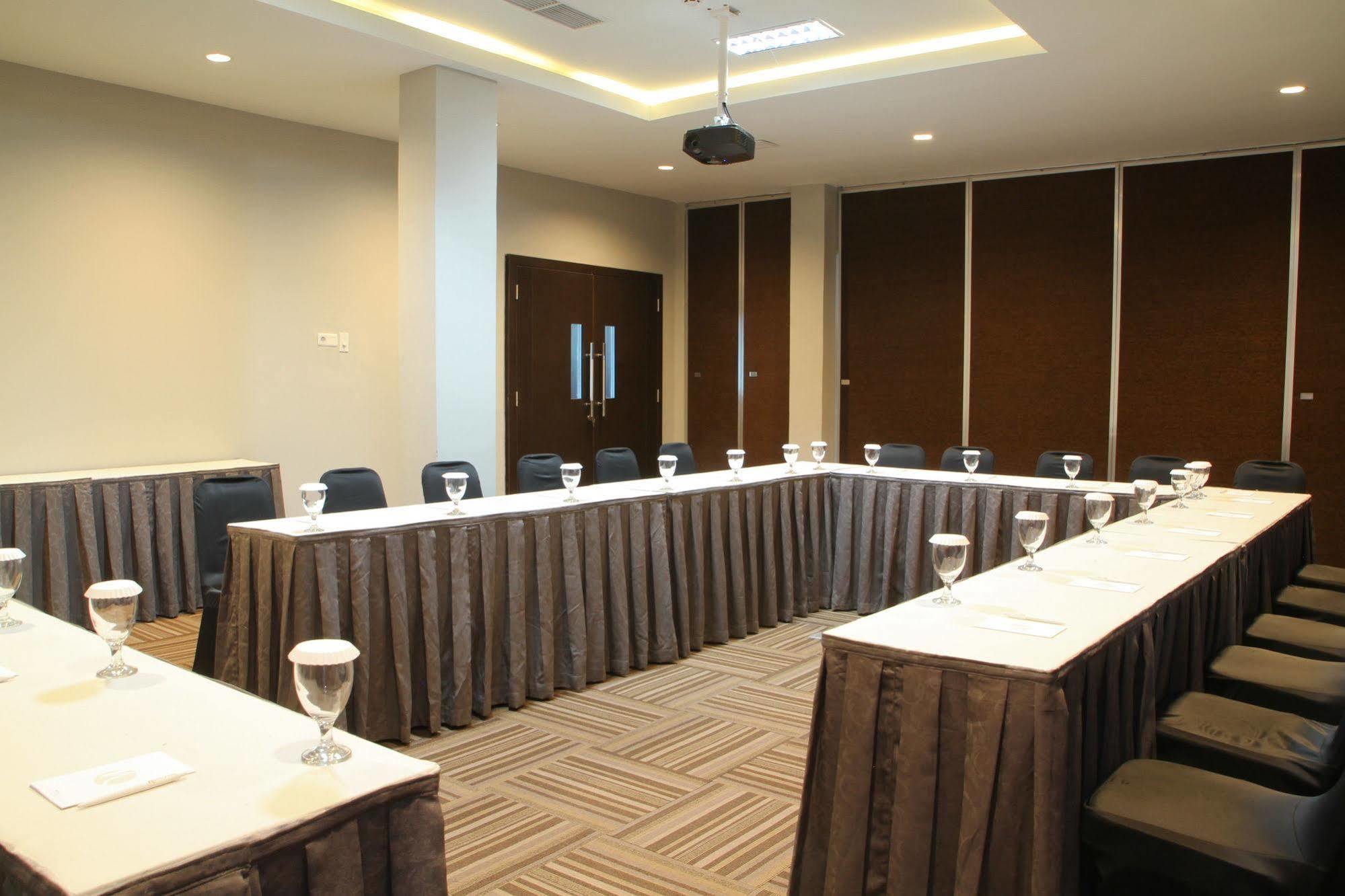 Airy Waru Pondok Maspion Sidoarjo Hotel Exterior foto