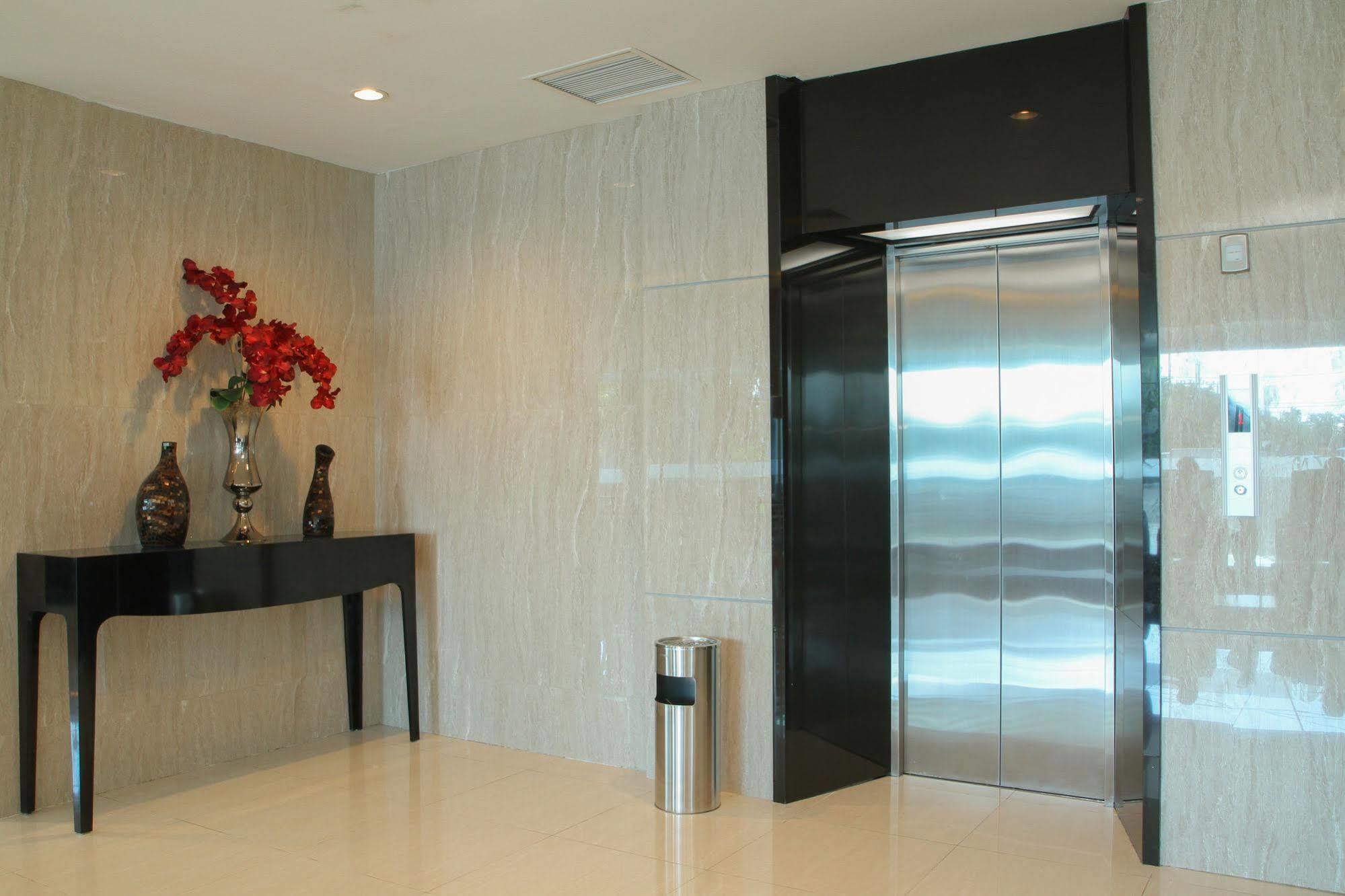 Airy Waru Pondok Maspion Sidoarjo Hotel Exterior foto